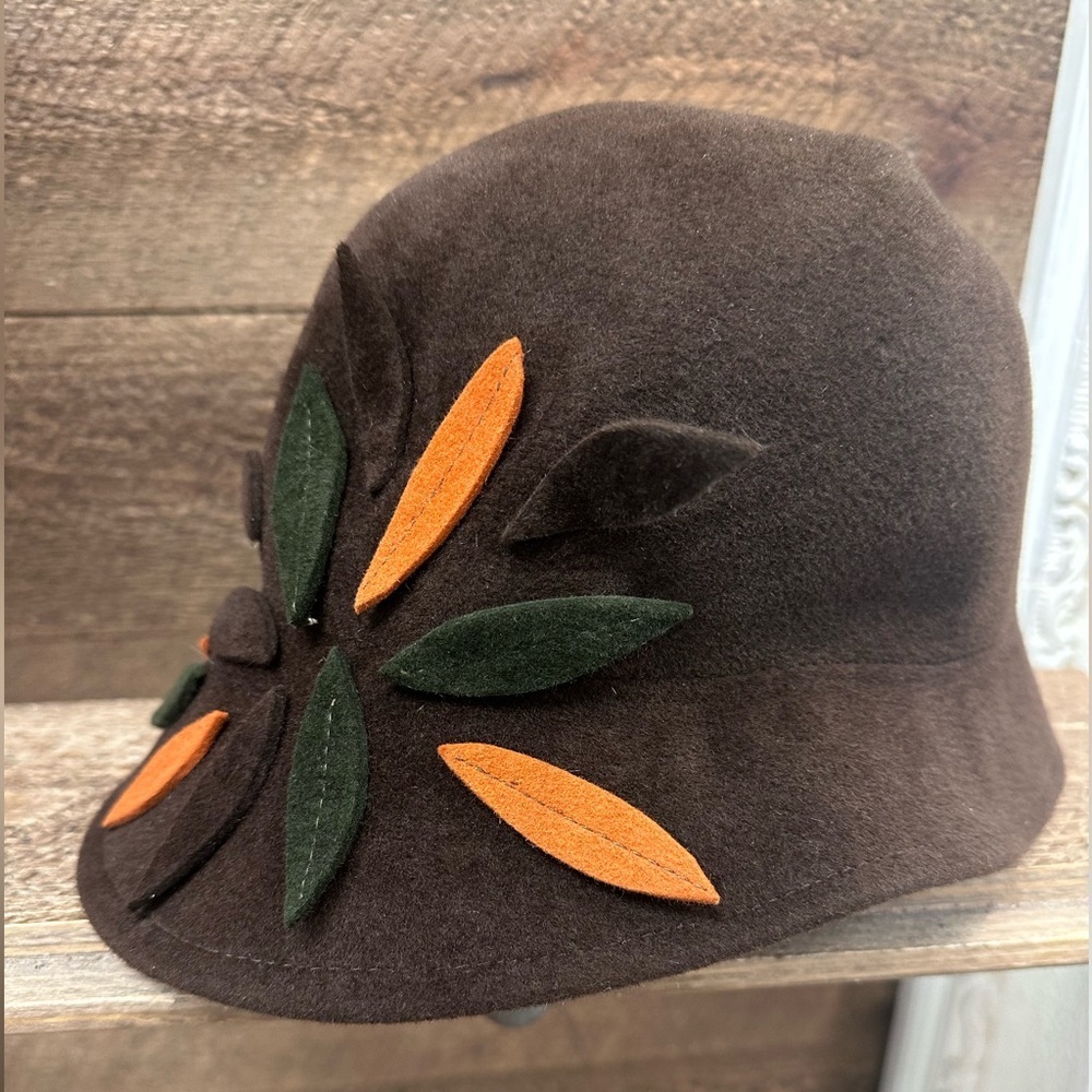 🍁 Vintage Jennifer Hoertz of New York Felt Cloche Hat | Leaf Appliqué | Brown - Picture 2 of 5